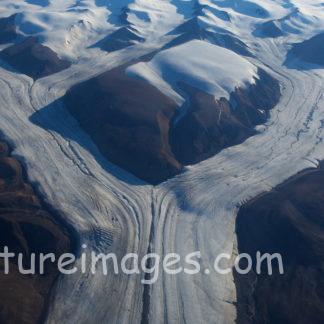 いくつもの氷河がぶつかる場所